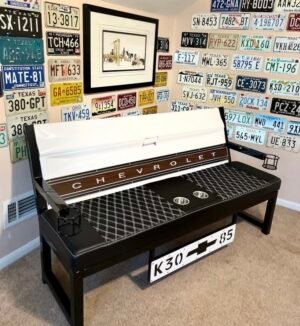 Screenshot Custom Chevrolet White & Black/Brown Bench